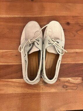 Tommy Hilfiger - Men’s Casual Suede Boat Shoes in Light Grey - SIZE 9